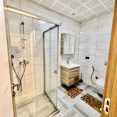 Luxury Ist *